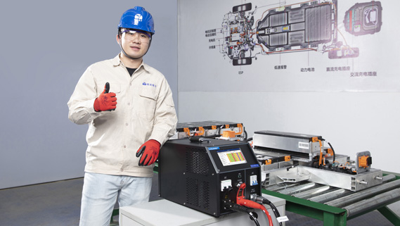 福光産品應(yīng)用于新能源乘用(yong)車锂電池維護現(xian)場
